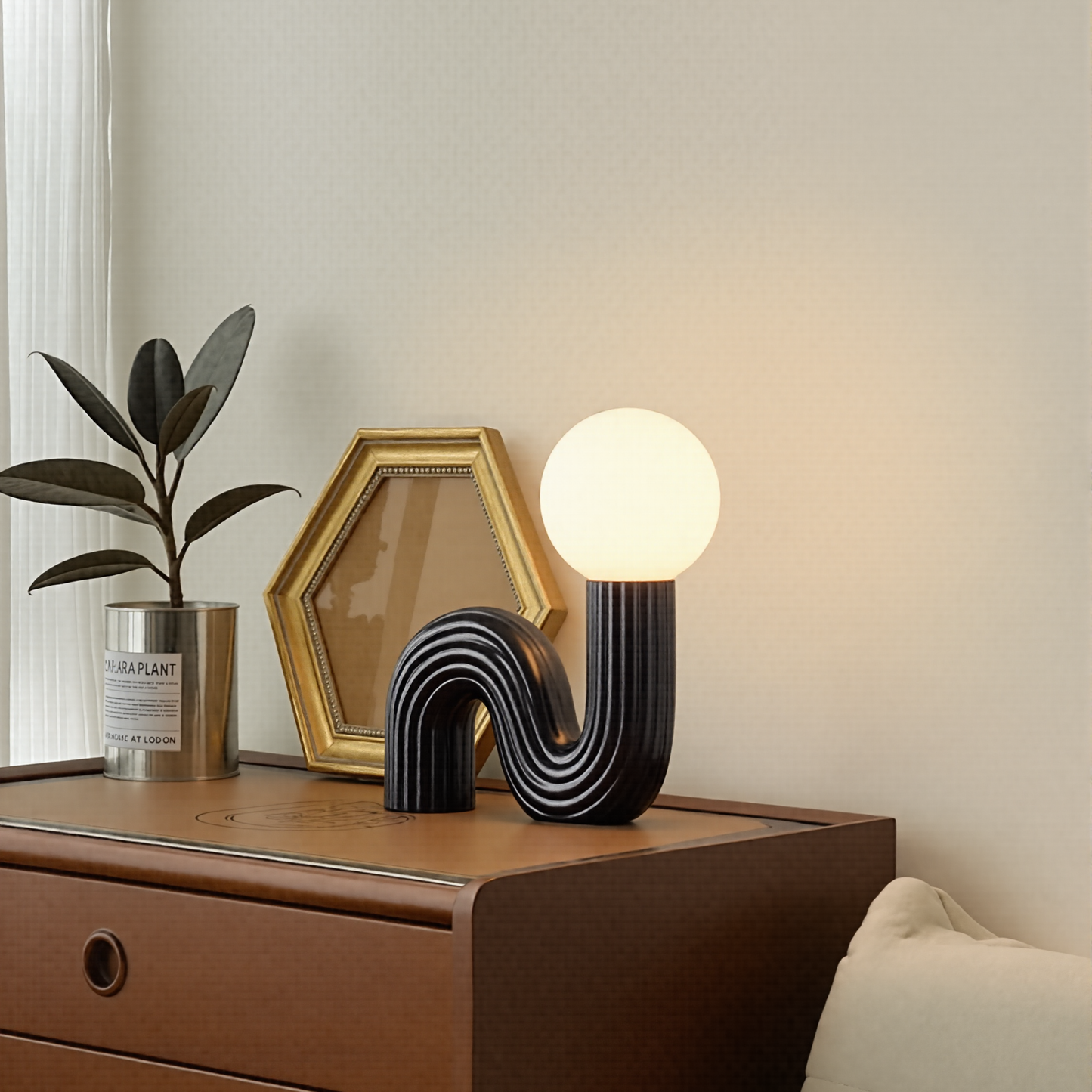 Modern Memphis Wavy Table Lamp - Ribbed Ceramic Snake Globe Light