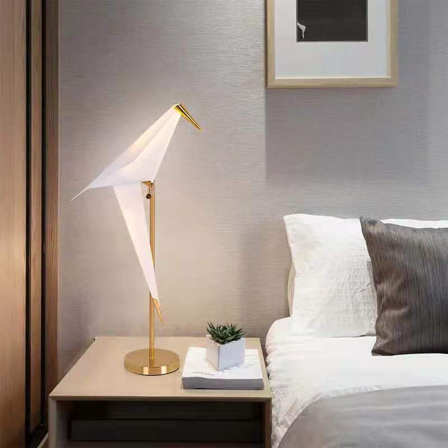 Bird Desk Lamp Gold Metal Table Light-[Modern pendant lighting for bedroom and living space]-Demolights UK